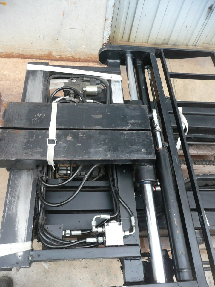 Stivuitor cu catarg retractabil Toyota RRE 160: Foto 12 Stivuitor cu catarg retractabil Toyota RRE 160: Foto 12