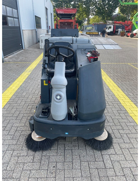 Nilfisk SC 6500 1100C - Mașină de spălat pardoseli: Foto 4 Nilfisk SC 6500 1100C - Mașină de spălat pardoseli: Foto 4