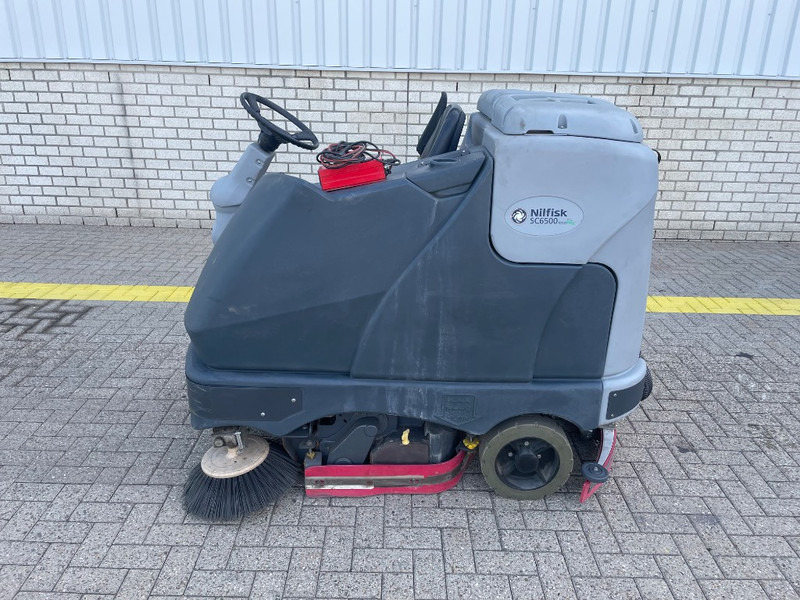 Nilfisk SC 6500 1100C - Mașină de spălat pardoseli: Foto 2 Nilfisk SC 6500 1100C - Mașină de spălat pardoseli: Foto 2