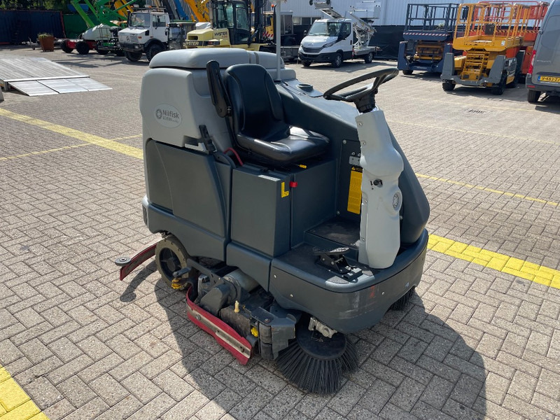 Nilfisk SC 6500 1300C - Mașină de spălat pardoseli: Foto 5 Nilfisk SC 6500 1300C - Mașină de spălat pardoseli: Foto 5