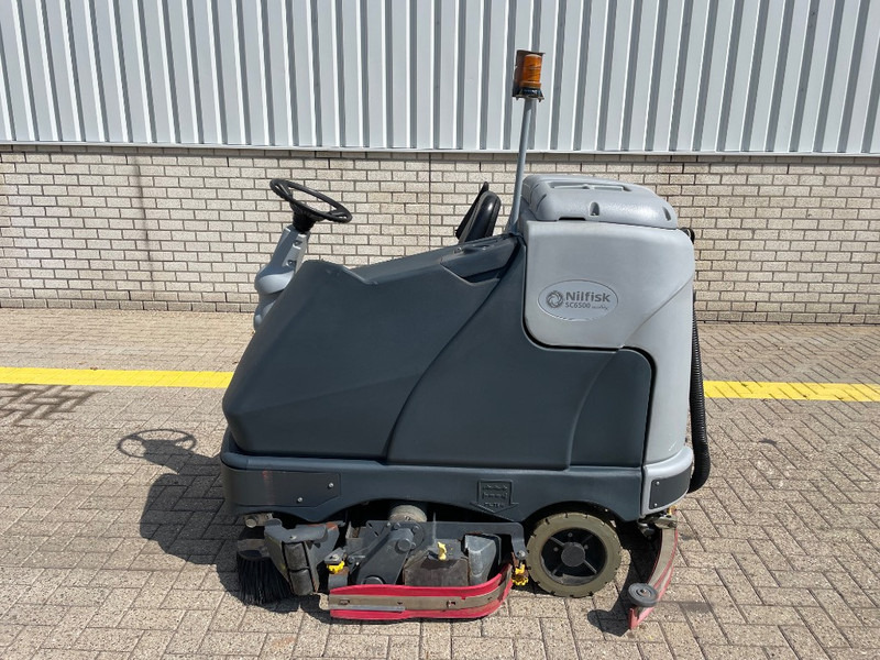 Nilfisk SC 6500 1300C - Mașină de spălat pardoseli: Foto 2 Nilfisk SC 6500 1300C - Mașină de spălat pardoseli: Foto 2