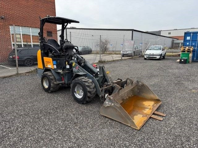 Giant D 332 SWT X-TRA - Mini încărcător pe şenile: Foto 2 Giant D 332 SWT X-TRA - Mini încărcător pe şenile: Foto 2