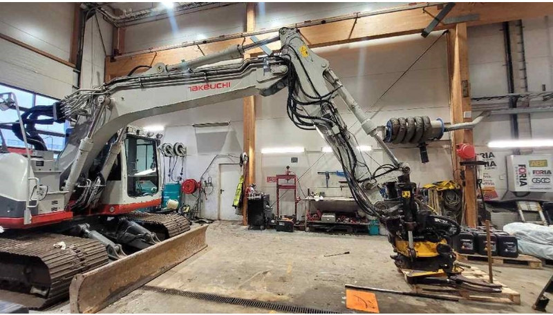 Takeuchi TB 2150 R - Excavator pe şenile: Foto 3 Takeuchi TB 2150 R - Excavator pe şenile: Foto 3