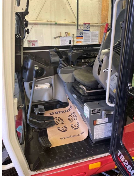 Takeuchi TB 240 - Mini excavator: Foto 5 Takeuchi TB 240 - Mini excavator: Foto 5