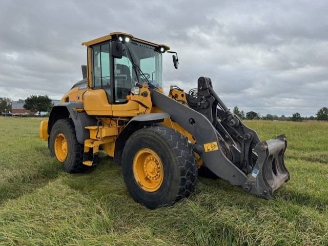 Încărcător frontal pe pneuri Volvo L 70 H: Foto 7 Încărcător frontal pe pneuri Volvo L 70 H: Foto 7