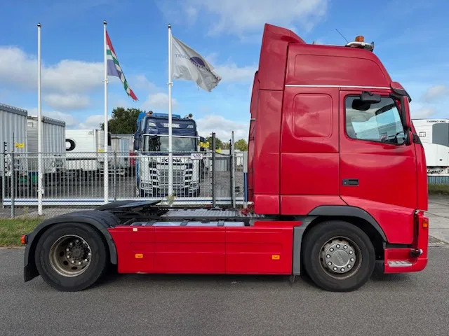 Volvo FH 12 480 Globe XL Euro 5 7B chassis tyres new - Cap tractor: Foto 4 Volvo FH 12 480 Globe XL Euro 5 7B chassis tyres new - Cap tractor: Foto 4