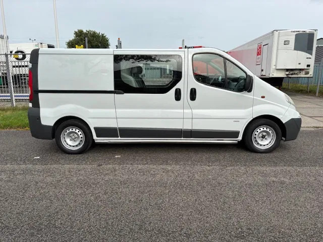Opel Vivaro 2 2.0Cdti /84kW-E4 crew cab L2H1 - Autoutilitară compactă, Autoutilitară cabină dublă: Foto 4 Opel Vivaro 2 2.0Cdti /84kW-E4 crew cab L2H1 - Autoutilitară compactă, Autoutilitară cabină dublă: Foto 4
