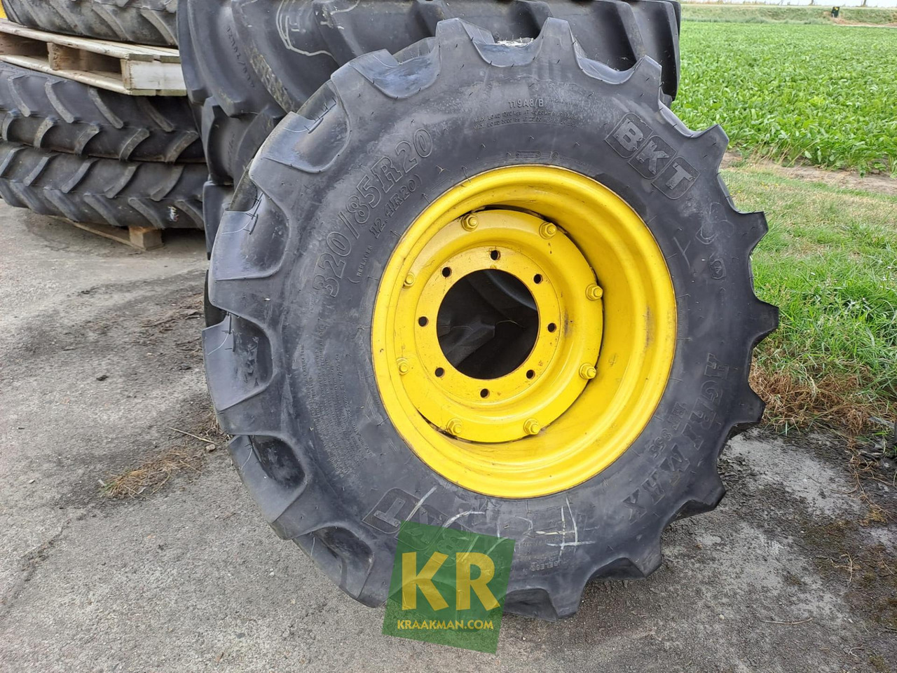 320/85R20 855 BKT - Roată completă pentru Utilaje agricole: Foto 3 320/85R20 855 BKT - Roată completă pentru Utilaje agricole: Foto 3