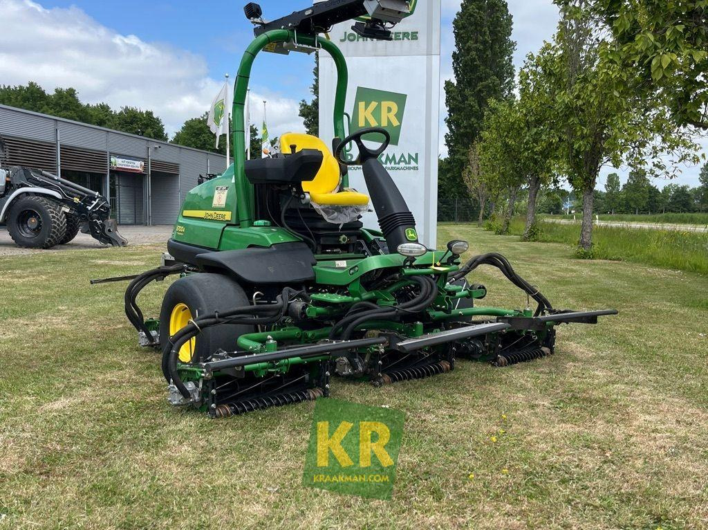 6700A John Deere - Maşină de tuns iarba: Foto 2 6700A John Deere - Maşină de tuns iarba: Foto 2