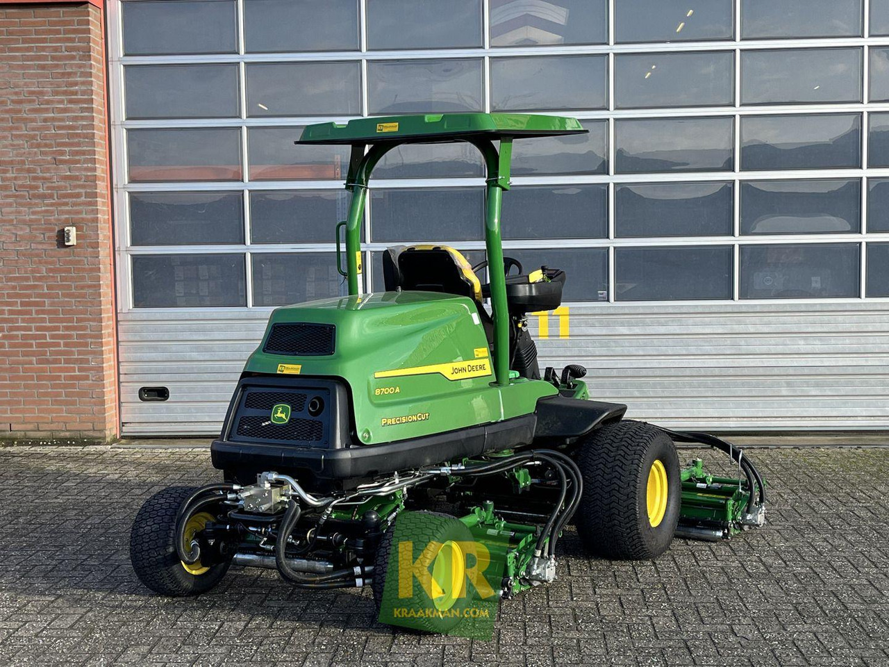 Maşină de tuns iarba nou 8700A John Deere: Foto 7