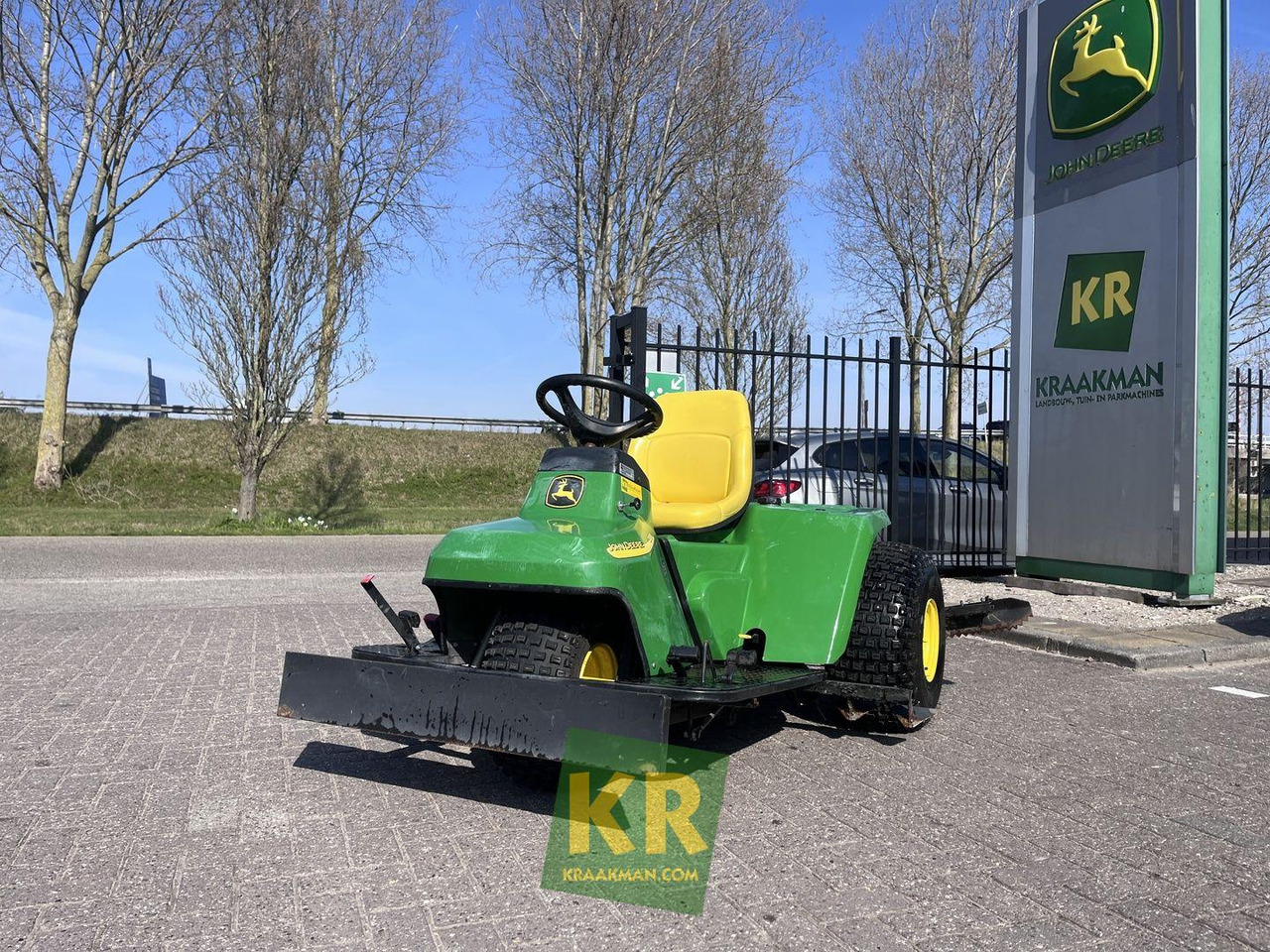 John Deere 1200A bunkerrake - Mașină de golf: Foto 3 John Deere 1200A bunkerrake - Mașină de golf: Foto 3