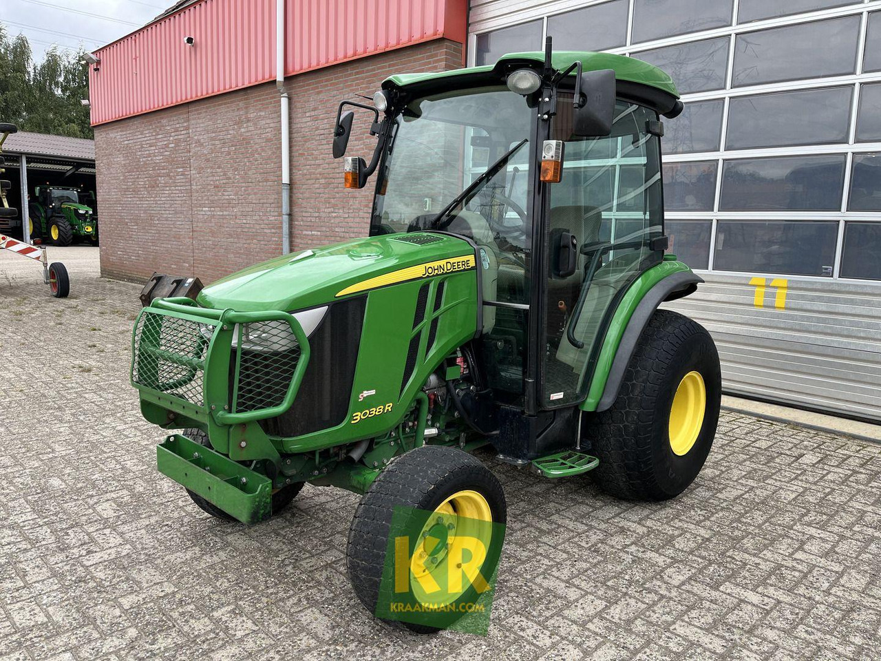John Deere 3038R - Tractor mic: Foto 1 John Deere 3038R - Tractor mic: Foto 1