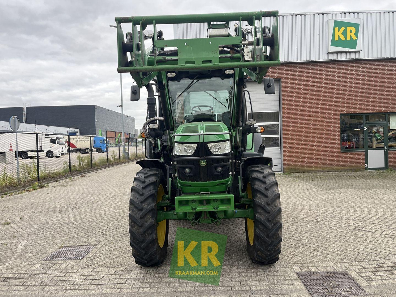 John Deere 6115R - Tractor agricol: Foto 2 John Deere 6115R - Tractor agricol: Foto 2