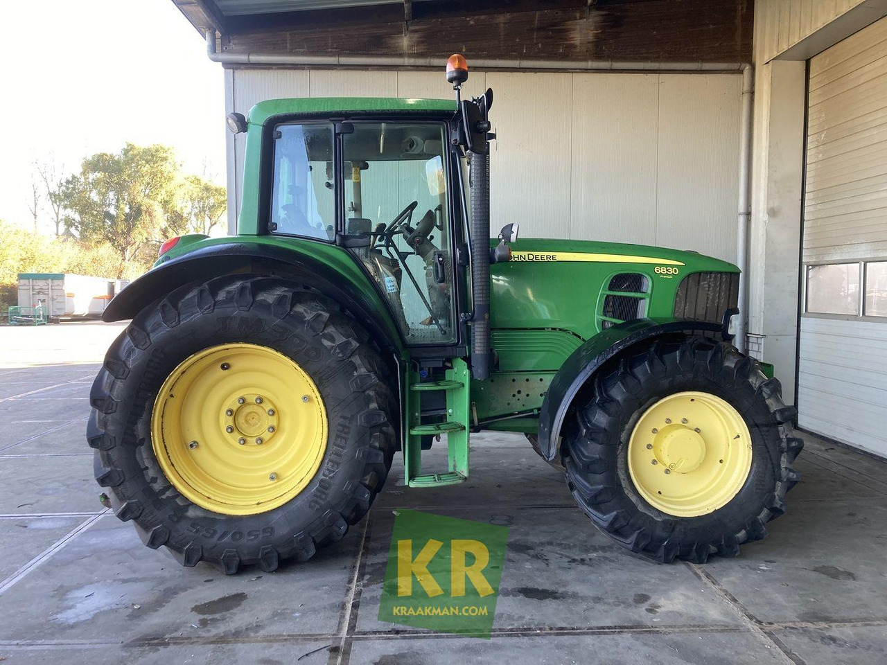 John Deere 6830 PREMIUM - Tractor agricol: Foto 1 John Deere 6830 PREMIUM - Tractor agricol: Foto 1