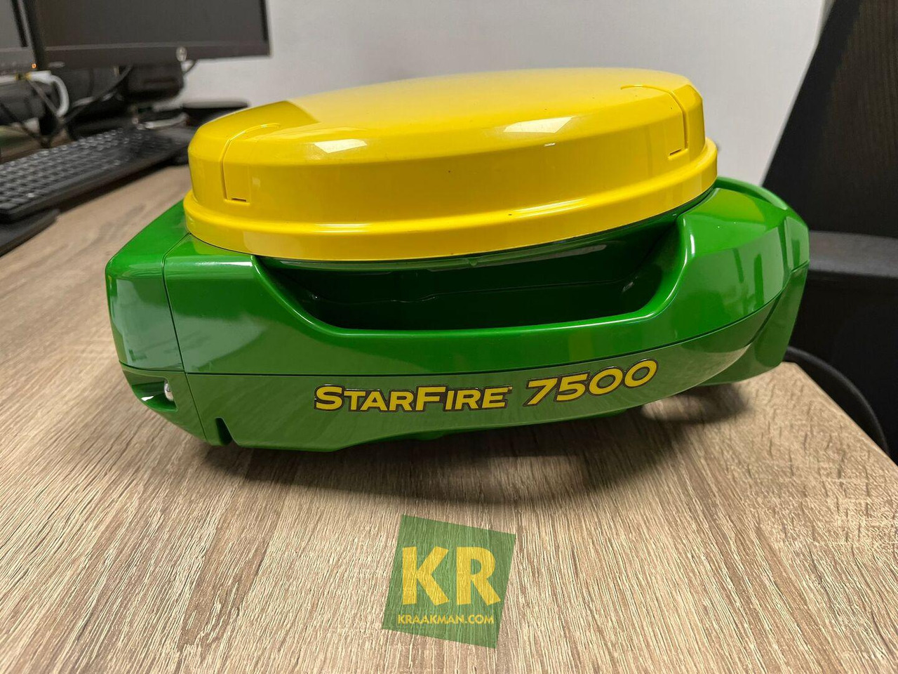 John Deere STARFIRE 7500 RECEIVER - Sistem de navigare: Foto 2 John Deere STARFIRE 7500 RECEIVER - Sistem de navigare: Foto 2