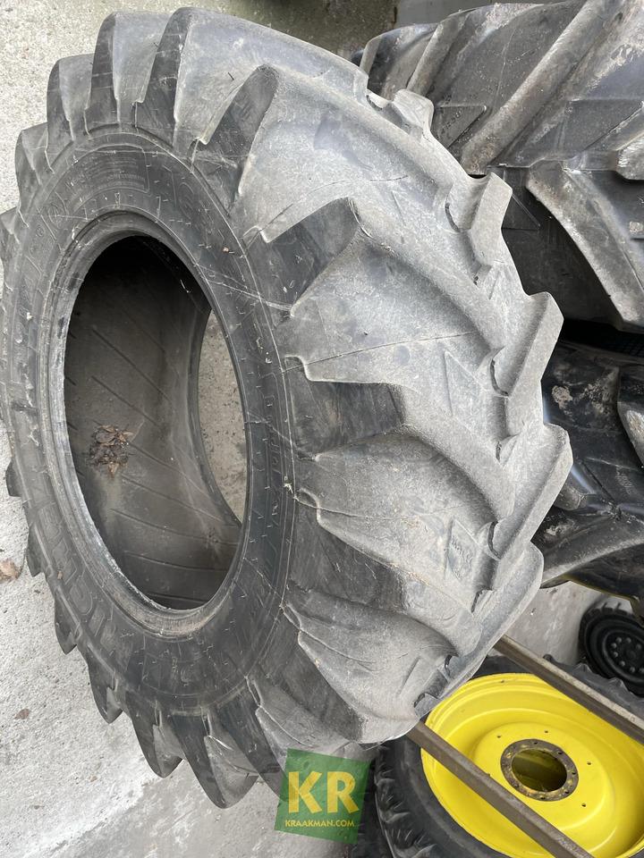 Michelin Agribib 14.9R24 126A8 band - Anvelopă pentru Utilaje agricole: Foto 2 Michelin Agribib 14.9R24 126A8 band - Anvelopă pentru Utilaje agricole: Foto 2