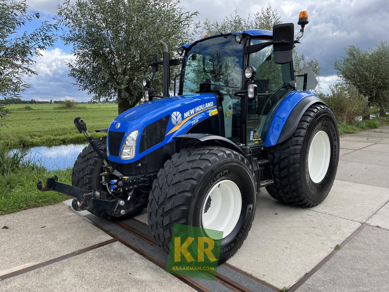 New Holland T5.95 - Tractor agricol: Foto 1 New Holland T5.95 - Tractor agricol: Foto 1