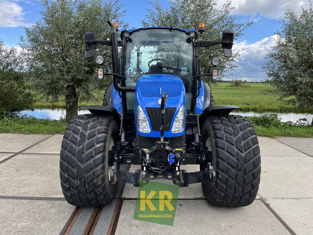New Holland T5.95 - Tractor agricol: Foto 4 New Holland T5.95 - Tractor agricol: Foto 4