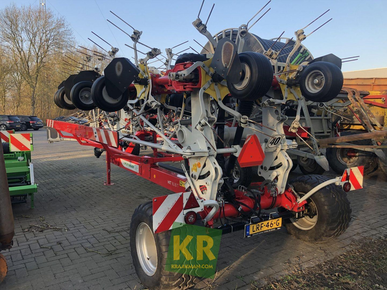 Pottinger HIT - Maşină de întors fânul: Foto 4 Pottinger HIT - Maşină de întors fânul: Foto 4