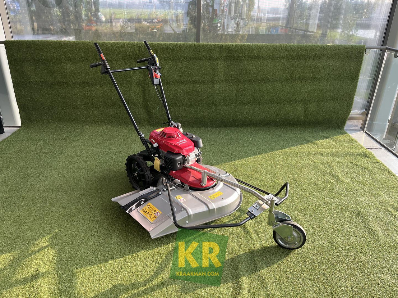 UMK Honda - Maşină de tuns iarba: Foto 2 UMK Honda - Maşină de tuns iarba: Foto 2