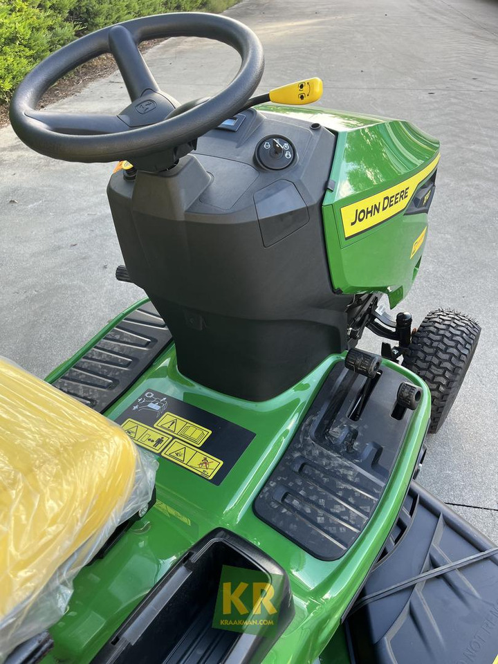 X107 John Deere - Maşină de tuns iarba: Foto 4 X107 John Deere - Maşină de tuns iarba: Foto 4