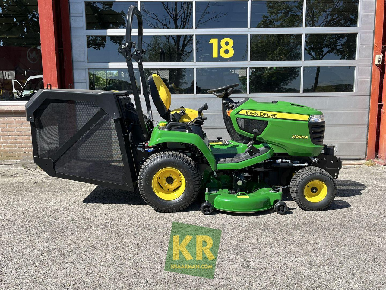 X950R John Deere - Maşină de tuns iarba: Foto 5 X950R John Deere - Maşină de tuns iarba: Foto 5