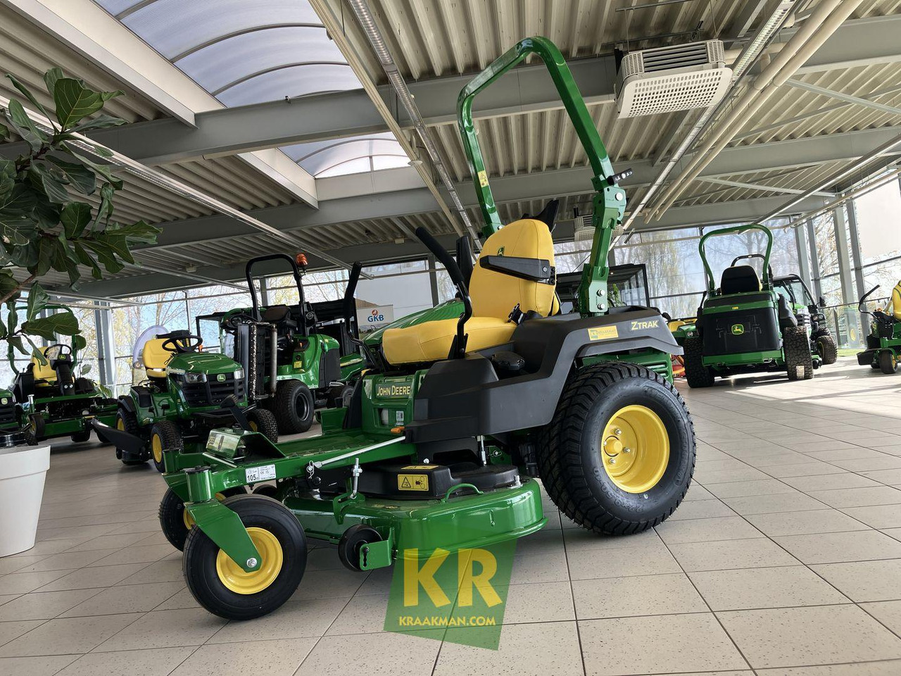 Z515E ZEROTURN John Deere - Maşină de tuns iarba: Foto 3 Z515E ZEROTURN John Deere - Maşină de tuns iarba: Foto 3