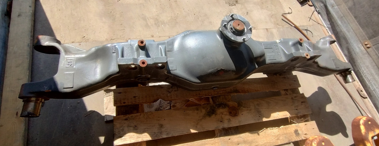 Mercedes Actros AXLE HOUSING MP2 MP3 8x8 AD7 - Axă față: Foto 2 Mercedes Actros AXLE HOUSING MP2 MP3 8x8 AD7 - Axă față: Foto 2