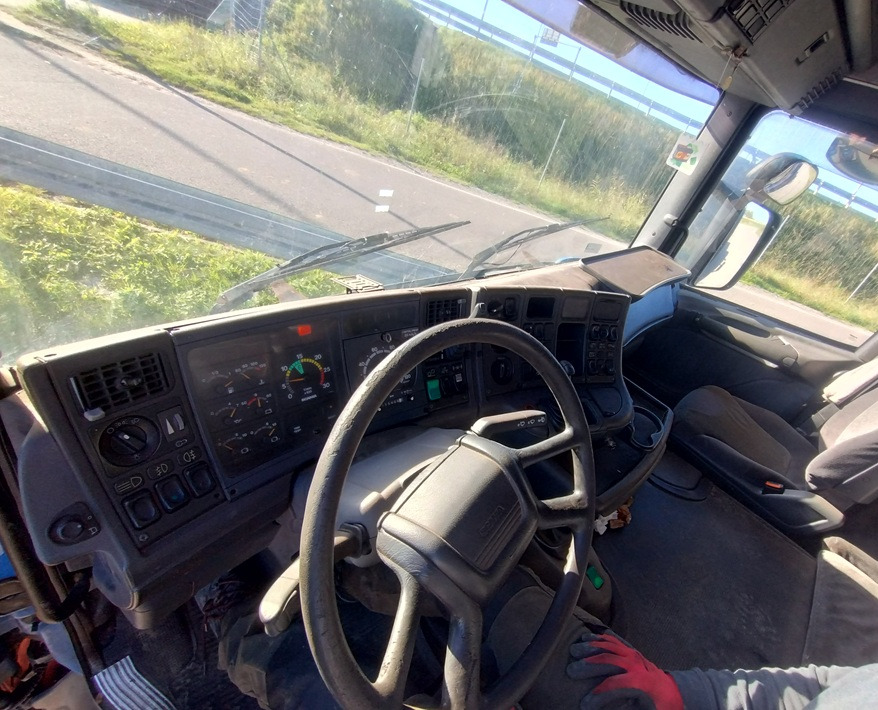 SCANIA R 114 380 6x2 - Camion şasiu: Foto 4 SCANIA R 114 380 6x2 - Camion şasiu: Foto 4