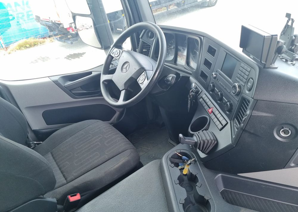 Mercedes-Benz Antos 1830   rozstaw osi 3,60 - Camion şasiu: Foto 4 Mercedes-Benz Antos 1830   rozstaw osi 3,60 - Camion şasiu: Foto 4