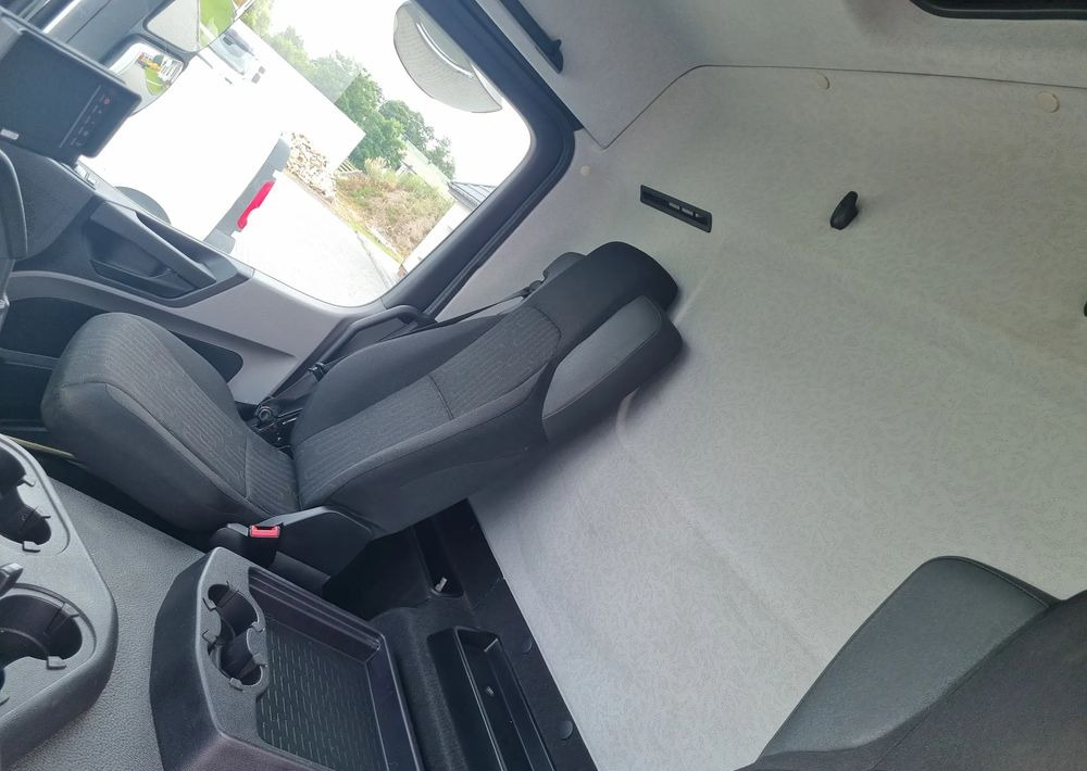 Mercedes-Benz Antos 1830   rozstaw osi 3,60 - Camion şasiu: Foto 5 Mercedes-Benz Antos 1830   rozstaw osi 3,60 - Camion şasiu: Foto 5