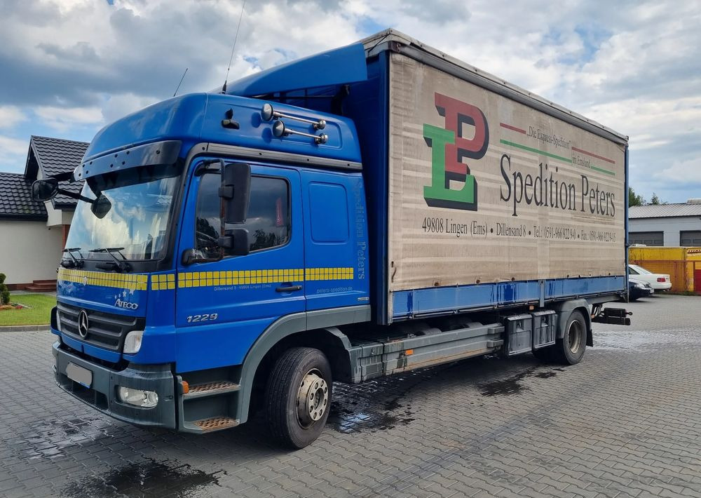 Mercedes-Benz Atego 1229 - Maşină de tractare: Foto 1 Mercedes-Benz Atego 1229 - Maşină de tractare: Foto 1