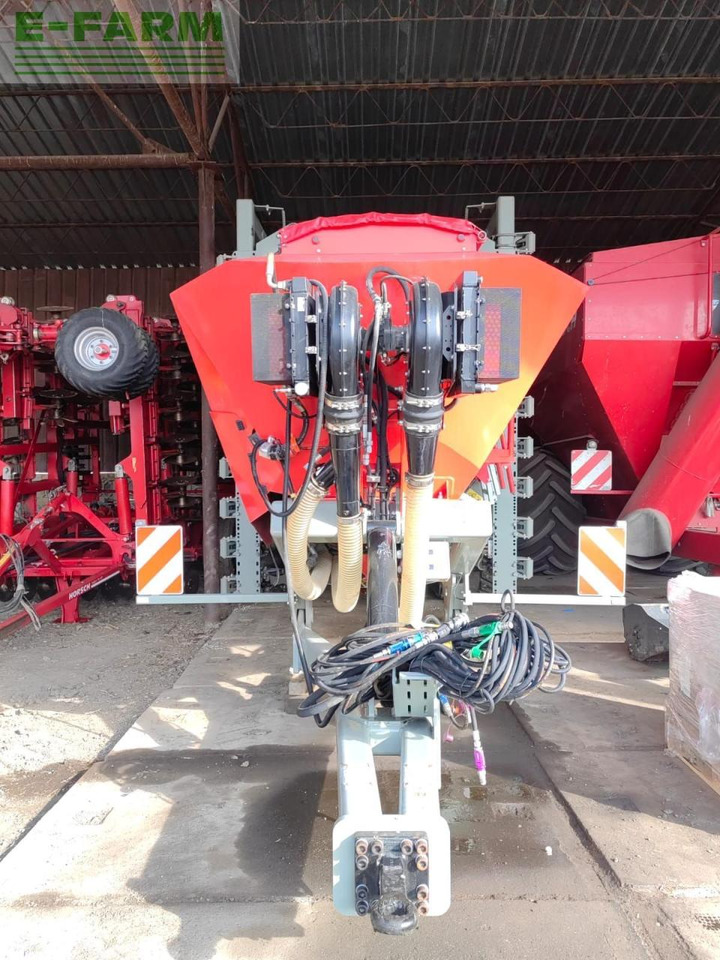 Amazone Novag T- Force Plus 950 - Semănătoare combinată: Foto 2 Amazone Novag T- Force Plus 950 - Semănătoare combinată: Foto 2