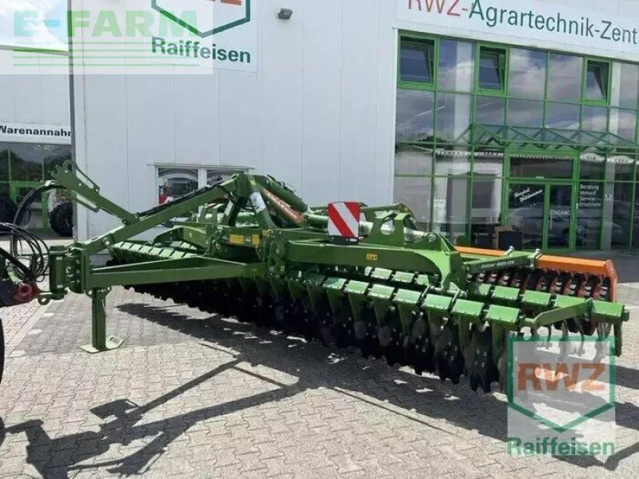 Amazone catros+ 6002-2 - Grapă cu discuri: Foto 1 Amazone catros+ 6002-2 - Grapă cu discuri: Foto 1