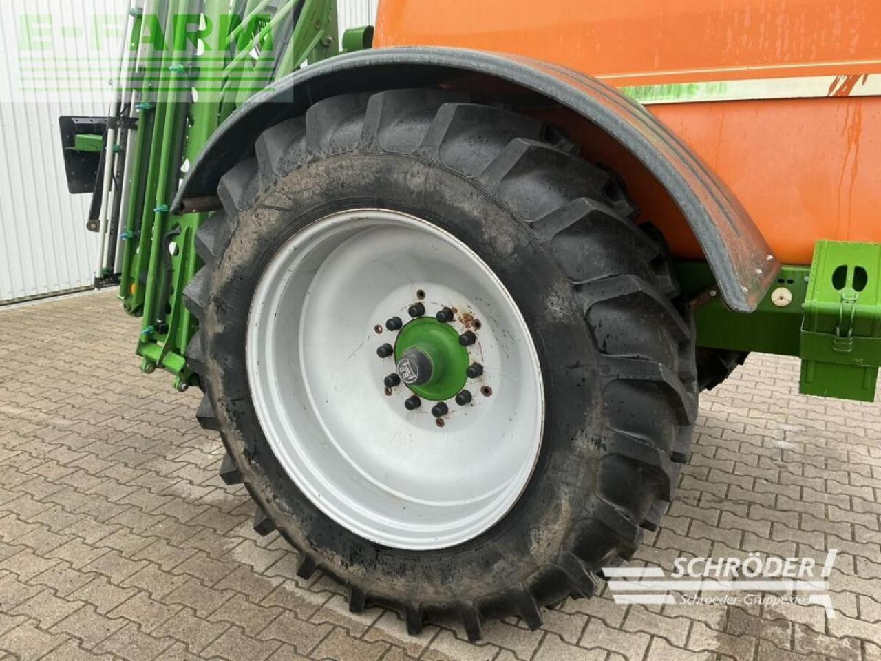 Amazone ug 3000 nova mit druckluftbremse - Maşină de erbicidat tractata: Foto 3 Amazone ug 3000 nova mit druckluftbremse - Maşină de erbicidat tractata: Foto 3