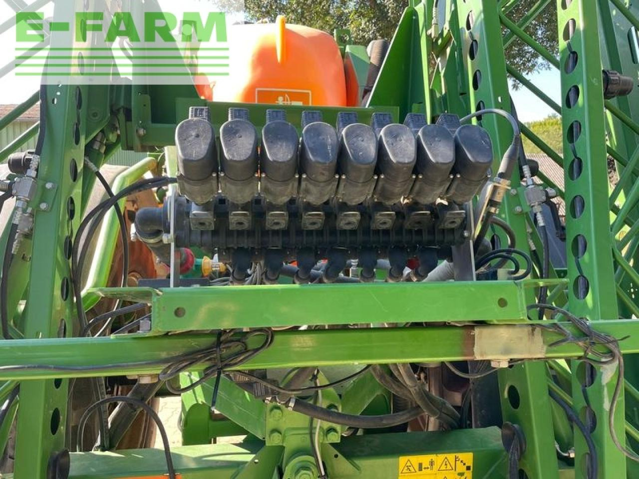 Amazone ux 4200 special - Maşină de erbicidat tractata: Foto 3 Amazone ux 4200 special - Maşină de erbicidat tractata: Foto 3