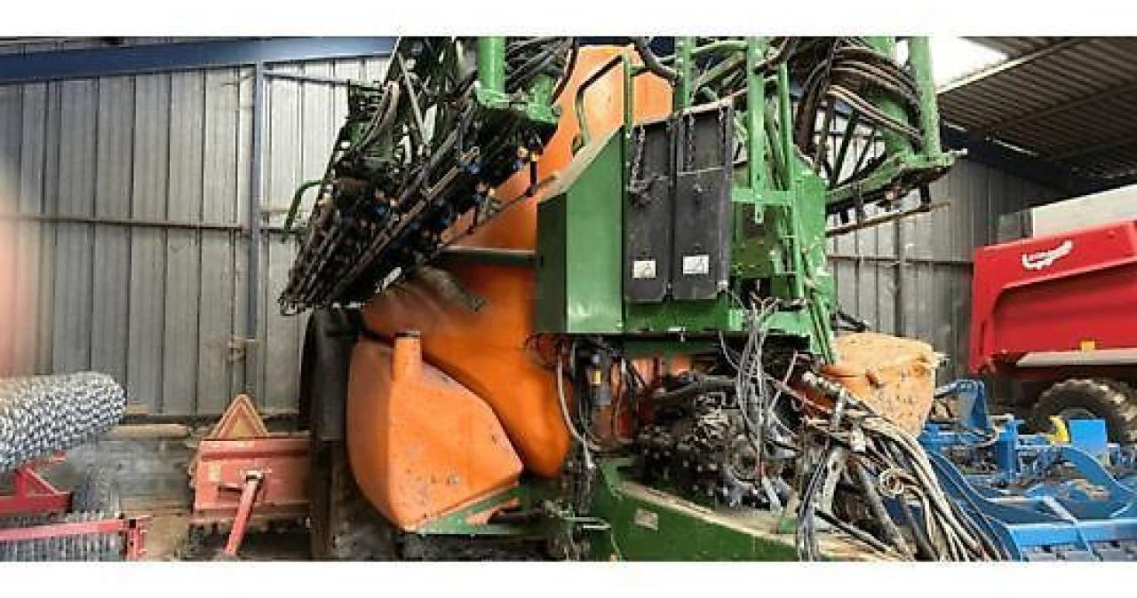 Amazone ux5200 - Maşină de erbicidat tractata: Foto 3 Amazone ux5200 - Maşină de erbicidat tractata: Foto 3