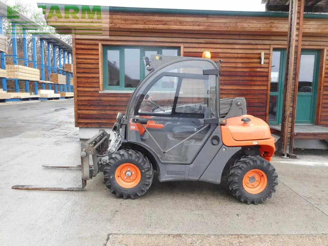 Ausa t 144 h x 4 ( 4m 1,4t ) - Stivuitor telescopic: Foto 1 Ausa t 144 h x 4 ( 4m 1,4t ) - Stivuitor telescopic: Foto 1