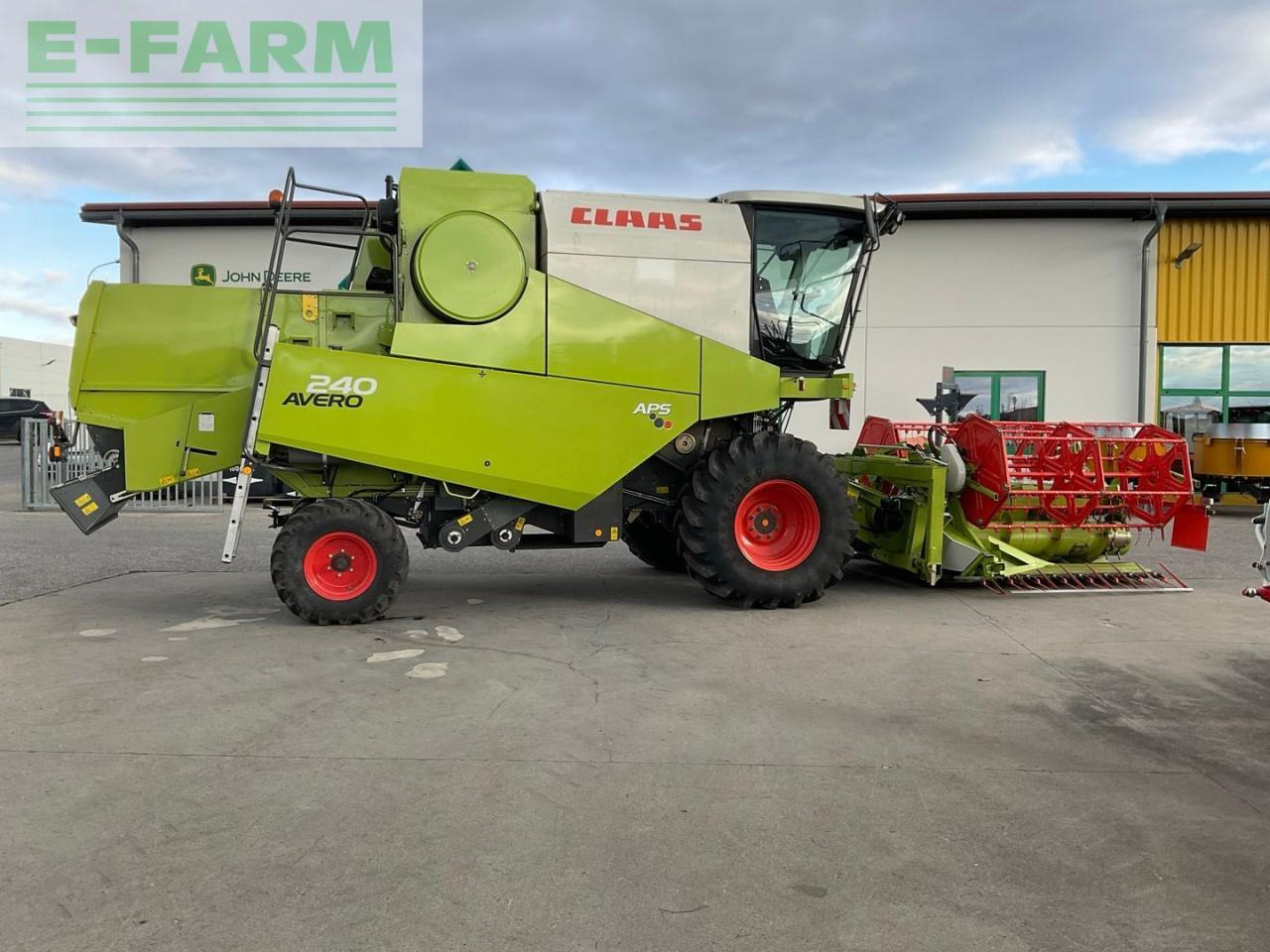 CLAAS AVERO 240 - Combină de recoltat cereale: Foto 4 CLAAS AVERO 240 - Combină de recoltat cereale: Foto 4