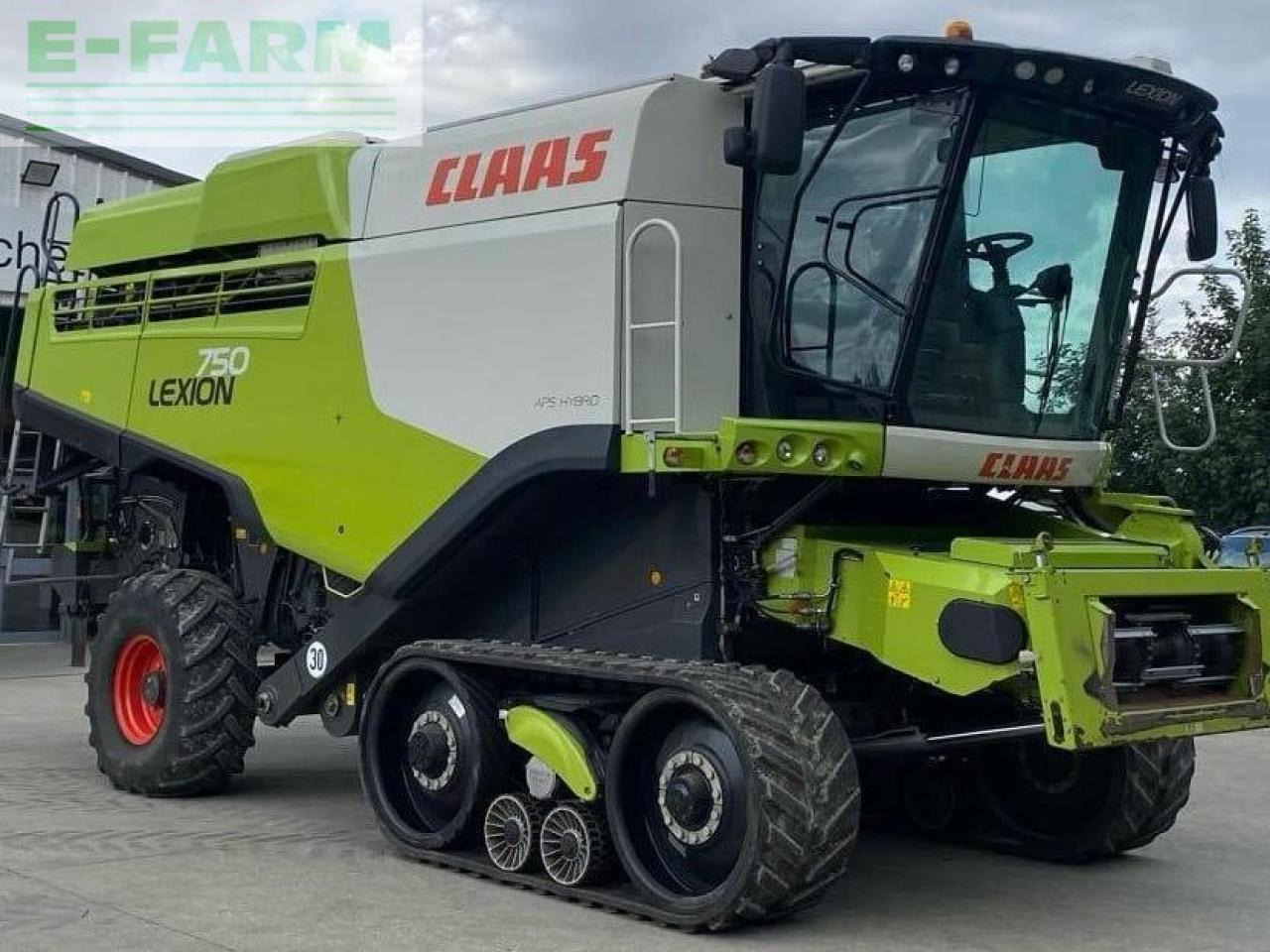 CLAAS LEXION 750 TT - Combină de recoltat cereale: Foto 2 CLAAS LEXION 750 TT - Combină de recoltat cereale: Foto 2