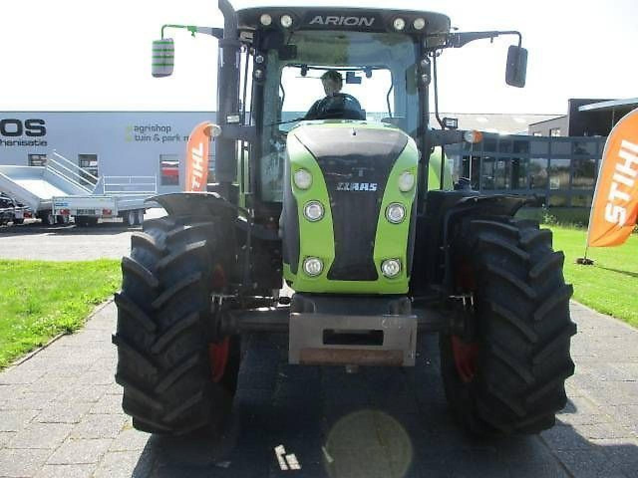 CLAAS arion 520 - Tractor agricol: Foto 2 CLAAS arion 520 - Tractor agricol: Foto 2