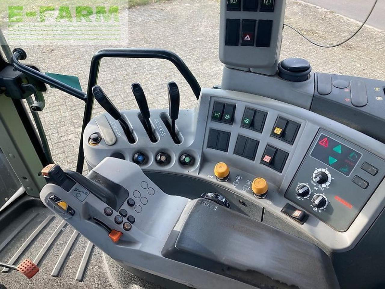 CLAAS arion 620 cis CIS - Tractor agricol: Foto 3 CLAAS arion 620 cis CIS - Tractor agricol: Foto 3