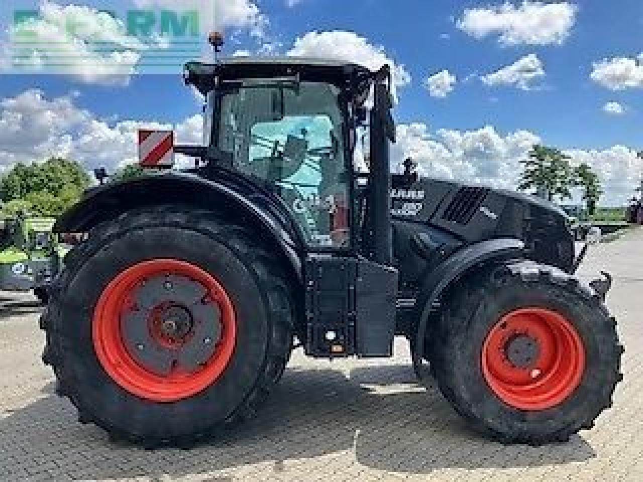 CLAAS axion 810 cebis cmatic CMATIC CEBIS - Tractor agricol: Foto 1 CLAAS axion 810 cebis cmatic CMATIC CEBIS - Tractor agricol: Foto 1