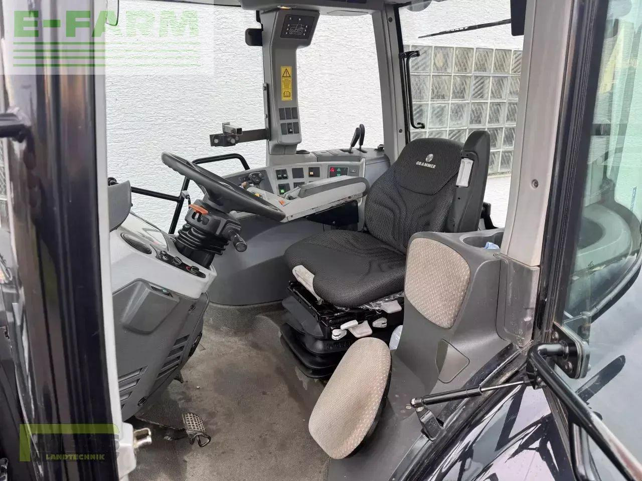 CLAAS axion 810 cmatic cebis black edition CMATIC CEBIS - Tractor agricol: Foto 4 CLAAS axion 810 cmatic cebis black edition CMATIC CEBIS - Tractor agricol: Foto 4