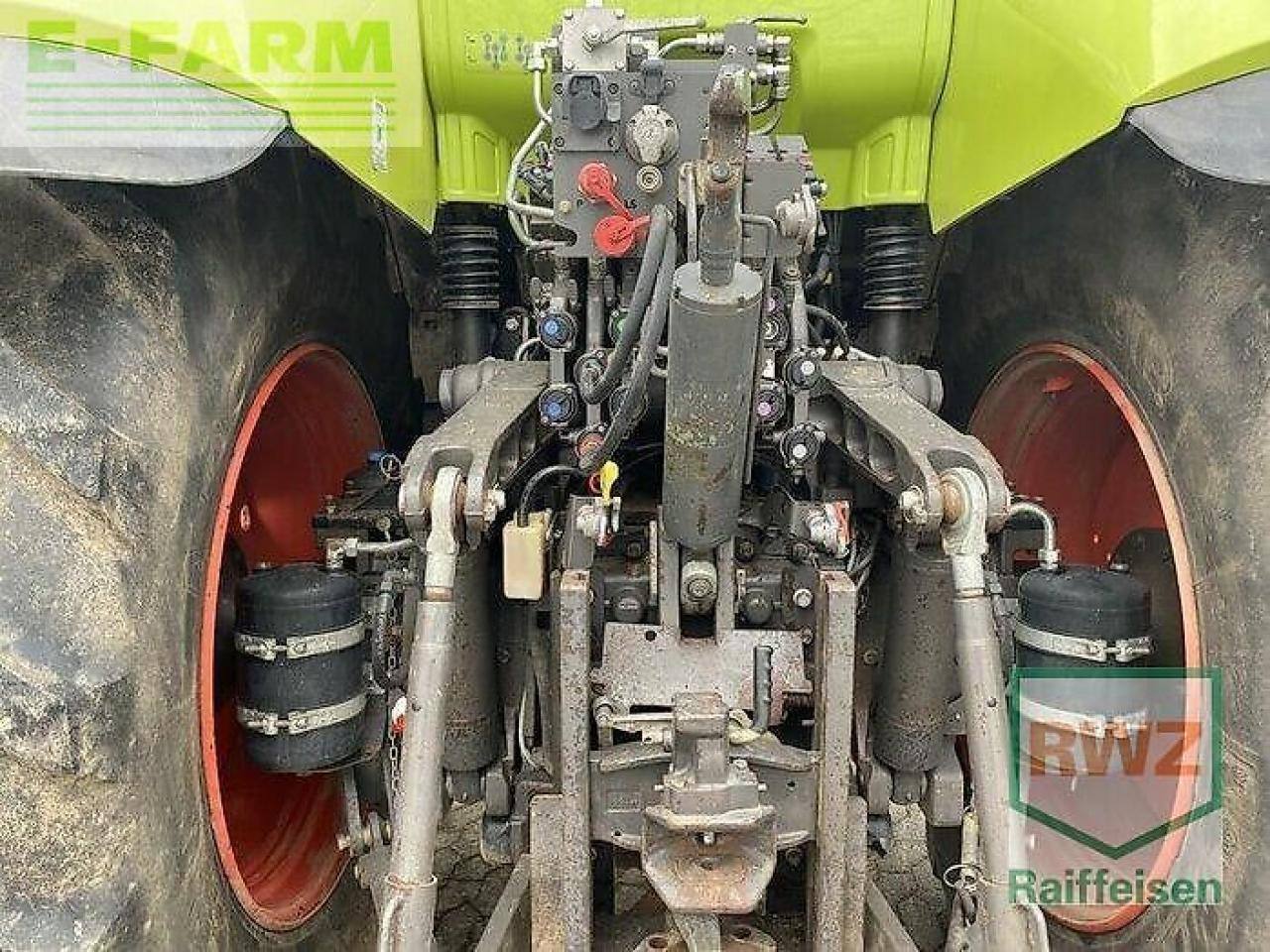 CLAAS axion 870 cmatic CMATIC - Tractor agricol: Foto 4 CLAAS axion 870 cmatic CMATIC - Tractor agricol: Foto 4