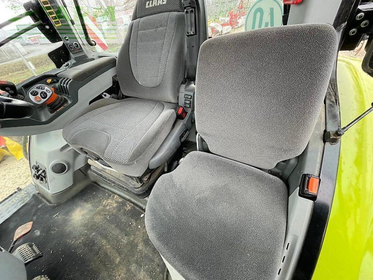 CLAAS axion 870 cmatic cebis CMATIC CEBIS - Tractor agricol: Foto 5 CLAAS axion 870 cmatic cebis CMATIC CEBIS - Tractor agricol: Foto 5