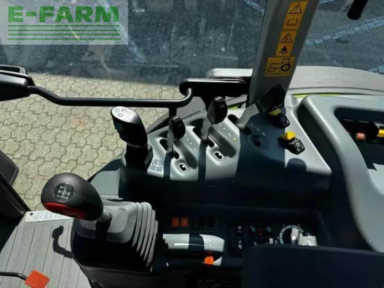 Tractor agricol CLAAS axos 240 stage v: Foto 12