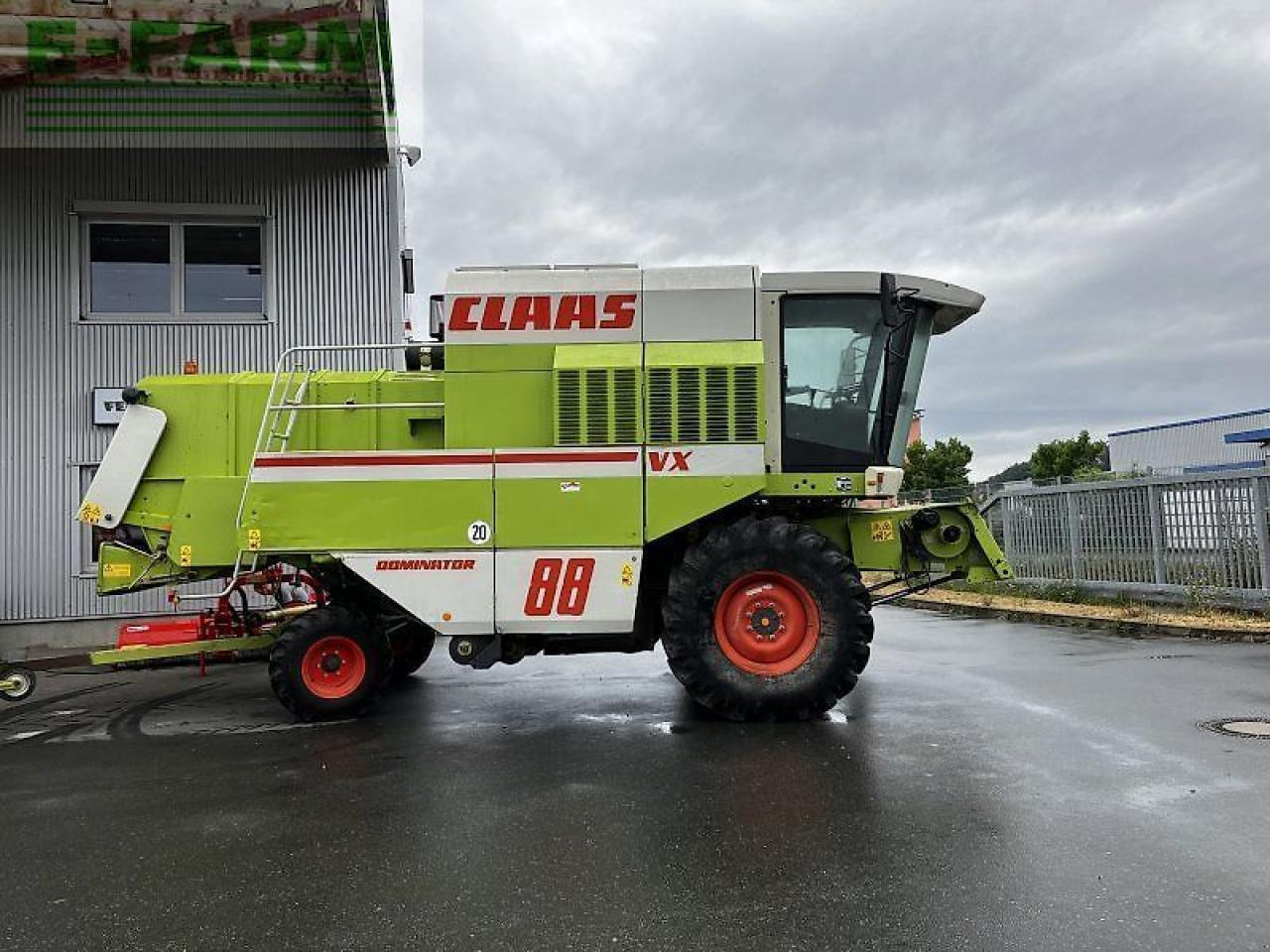 CLAAS dominator 88 vx - Combină de recoltat cereale: Foto 1 CLAAS dominator 88 vx - Combină de recoltat cereale: Foto 1
