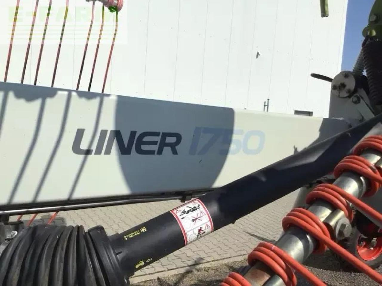 CLAAS liner 1750 - Maşină de întors fânul: Foto 3 CLAAS liner 1750 - Maşină de întors fânul: Foto 3