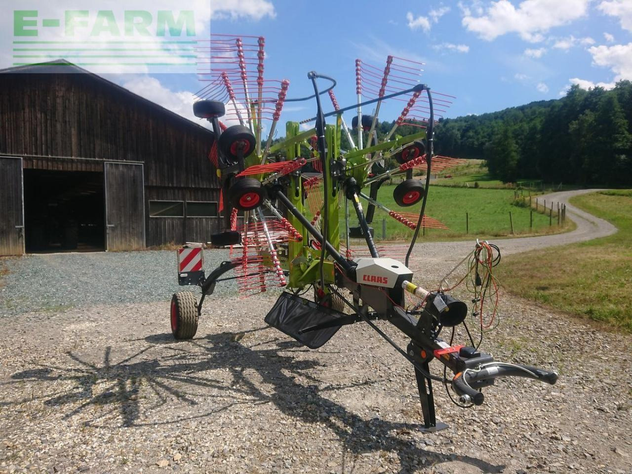 CLAAS liner 2700 - Maşină de întors fânul: Foto 2 CLAAS liner 2700 - Maşină de întors fânul: Foto 2